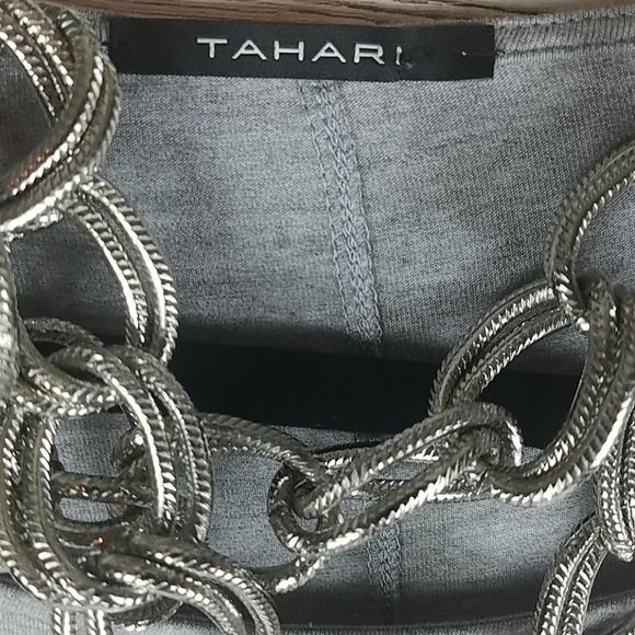 Tahari, Gray top with long bell sleeves, Sz XS - Picture 10 of 10